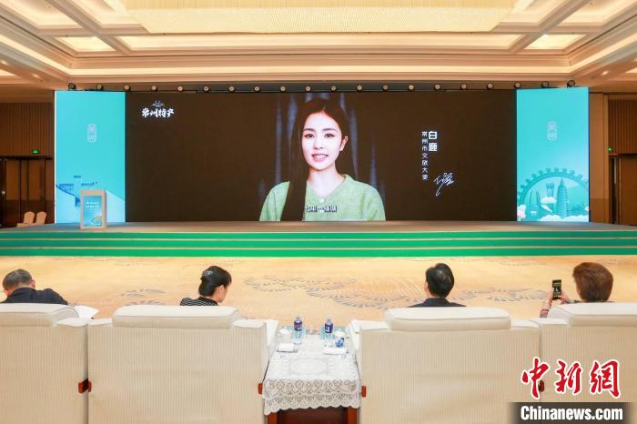 常州籍演員白鹿擔(dān)綱常州文旅大使，為家鄉(xiāng)傾情打CALL。　唐娟 攝