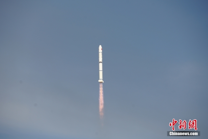 北京時(shí)間2023年8月9日6時(shí)53分，我國在太原衛(wèi)星發(fā)射中心使用長征二號丙運(yùn)載火箭，成功將環(huán)境減災(zāi)二號06星發(fā)射升空，衛(wèi)星順利送入預(yù)定軌道，發(fā)射任務(wù)獲得圓滿成功。此次任務(wù)是長征系列運(yùn)載火箭第482次飛行。馮陽 攝