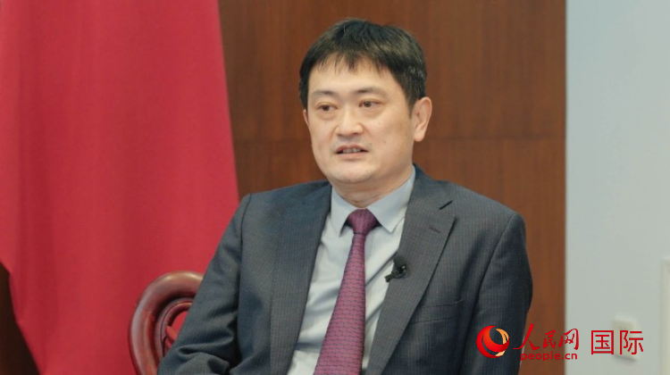 中國駐阿根廷使館代辦孫怡接受人民網專訪。人民網記者 張若涵攝