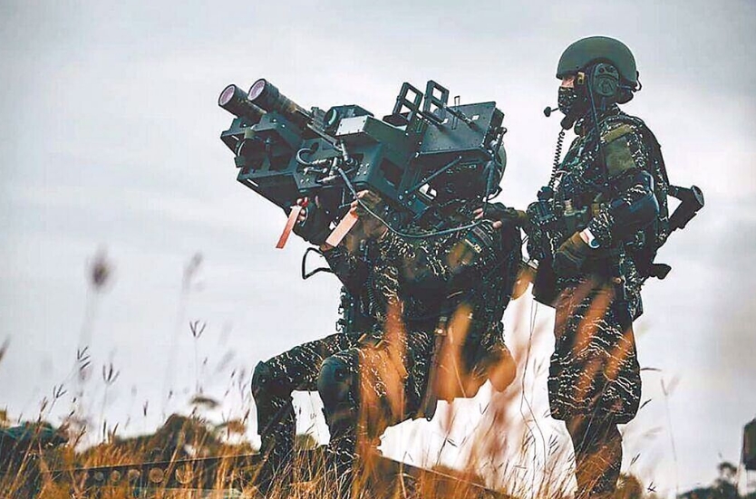臺(tái)海軍陸戰(zhàn)隊(duì)肩抗“毒刺”導(dǎo)彈發(fā)射器準(zhǔn)備射擊。圖片來(lái)源：臺(tái)灣“中時(shí)新聞網(wǎng)”。