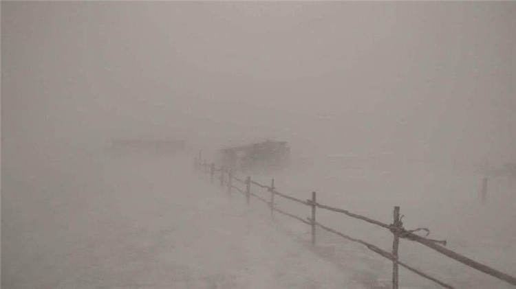2023年11月4日，蒙古國部分省份發(fā)生暴風(fēng)雪天氣。蒙古國緊急情況總局官網(wǎng)圖片