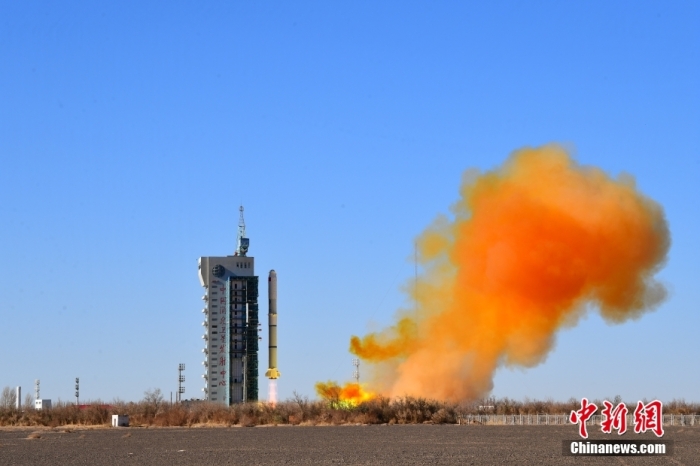 北京時間2023年11月16日11時55分，我國在酒泉衛(wèi)星發(fā)射中心使用長征二號丙運載火箭，成功將新一代海洋水色觀測衛(wèi)星發(fā)射升空，衛(wèi)星順利進(jìn)入預(yù)定軌道，發(fā)射任務(wù)獲得圓滿成功。此次任務(wù)是長征系列運載火箭第497次飛行。汪江波 攝