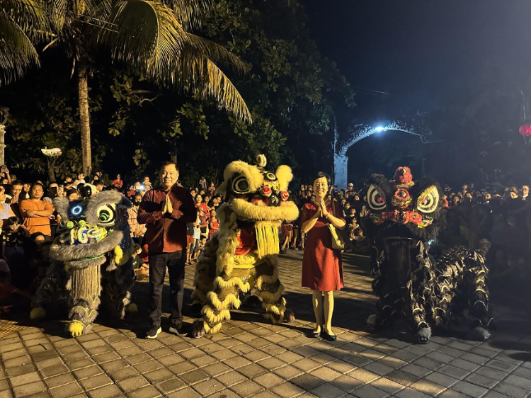 舞獅表演。巴陵康孔子學(xué)院供圖