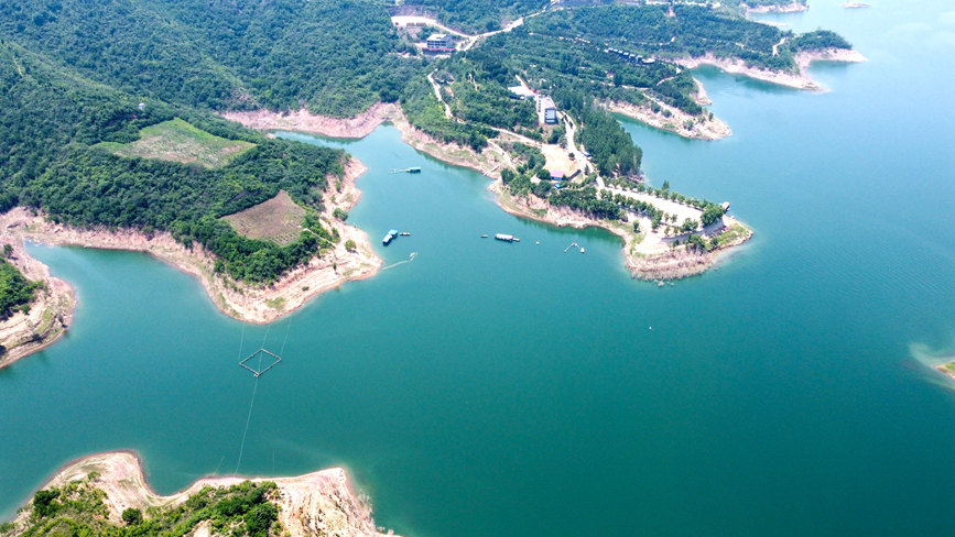 河南洛陽市孟津區(qū)境內(nèi)的黃河小浪底風景區(qū)黃鹿山景點風光。黃政偉攝