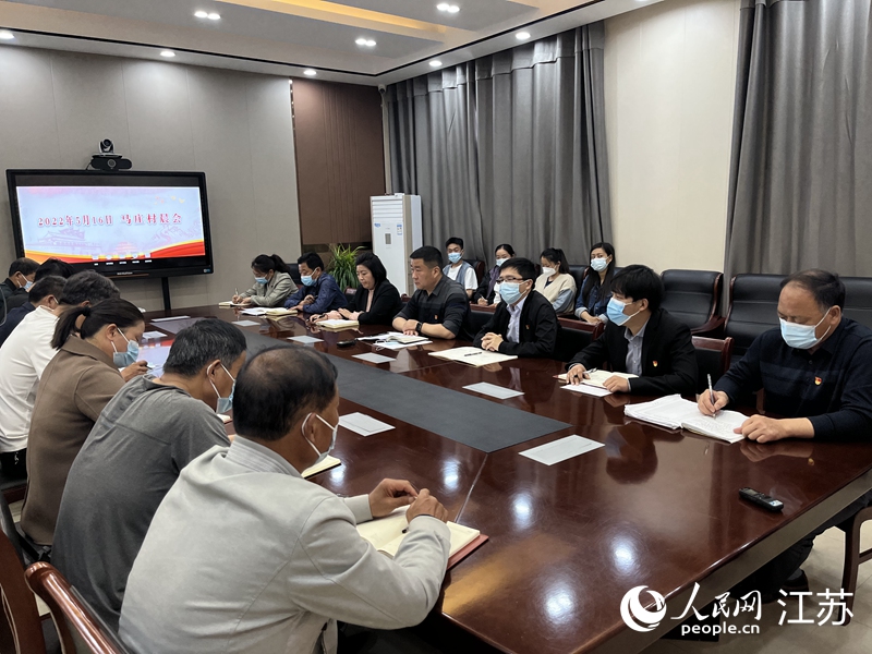 馬莊村以晨會(huì)開啟一天的工作。人民網(wǎng) 閆峰攝