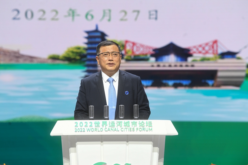 揚(yáng)州市委常委、常務(wù)副市長陳鍇竑作推介發(fā)言。邵丹攝