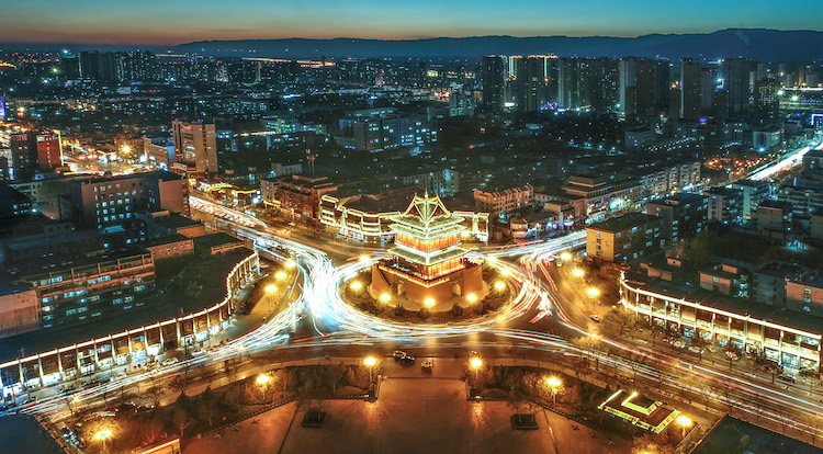 平陽(yáng)大地夜景璀璨迷人。