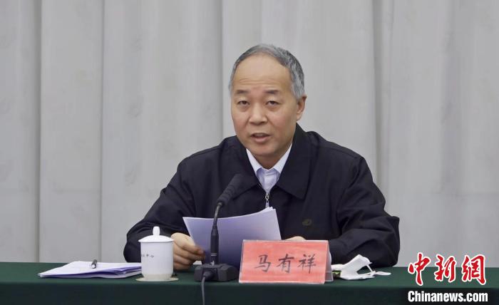 圖為農(nóng)業(yè)農(nóng)村部副部長馬有祥在部省共同打造青海綠色有機農(nóng)畜產(chǎn)品輸出地推進會議上講話?！±罱瓕?攝
