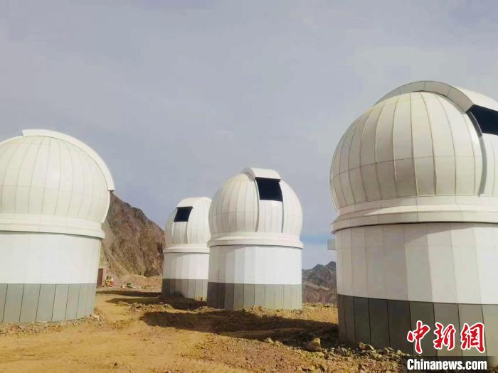 圖為南京大學時域天文臺望遠鏡圓頂安裝完畢?！±浜苿?chuàng)園區(qū)管委會 供圖