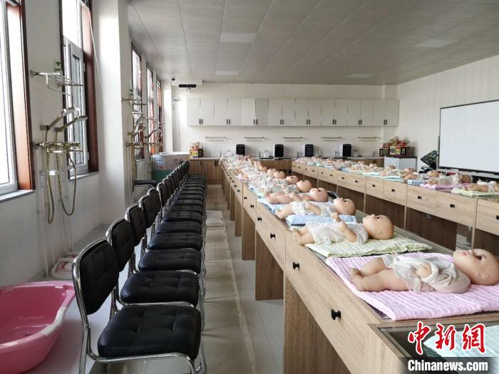 由人社部重點幫扶打造的“天鎮(zhèn)保姆”，已成為全國知名的勞務(wù)輸出品牌。　范麗芳 攝