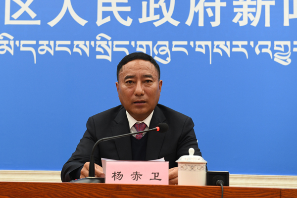 楊赤衛(wèi) 林芝市常委、政府副市長.JPG