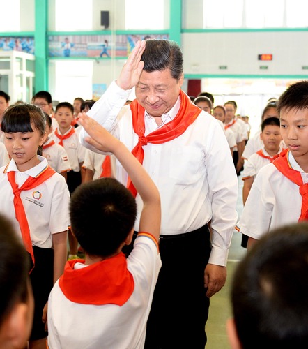 2014年5月30日，習近平總書記來到北京市海淀區(qū)民族小學，參加慶?！傲弧眹H兒童節(jié)活動。