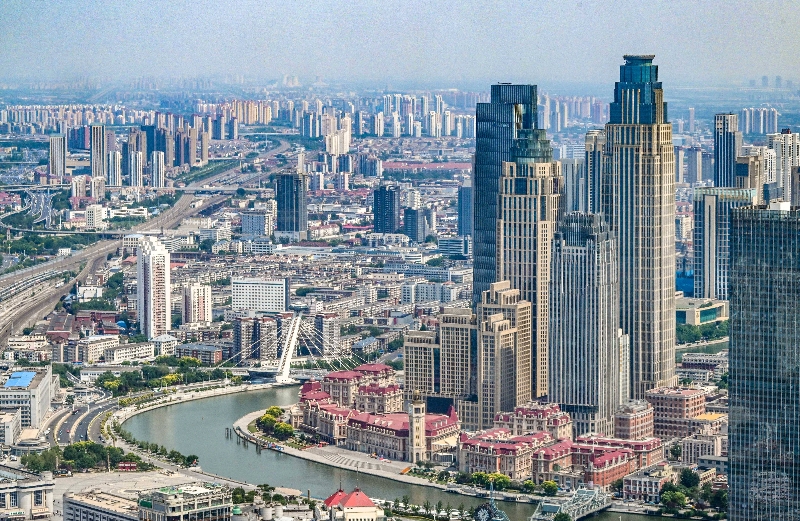 這是2023年6月16日從直升機(jī)上拍攝的天津中心城區(qū)城市景觀(guān)。
