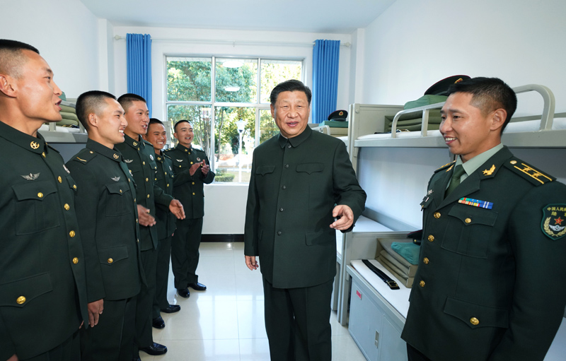 2020年1月19日，習(xí)近平主席視察駐云南部隊(duì)，深入邊防一線，看望慰問(wèn)官兵。