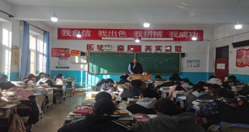 青?，斍撸寒惖剞k班讓孩子享受優(yōu)質(zhì)教育