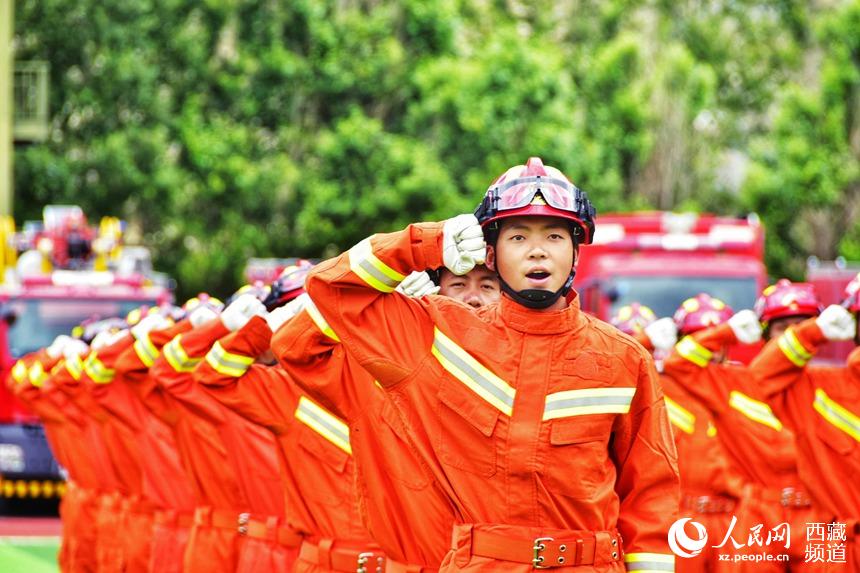 誓師大會(huì)現(xiàn)場。人民網(wǎng) 李海霞 攝