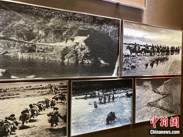 紅樓內展廳，圖為昌都戰(zhàn)役中的人民解放軍。彭寧鈴 攝