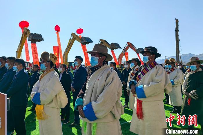 各方代表參加集中開復工儀式?！∧岈斪扛?攝