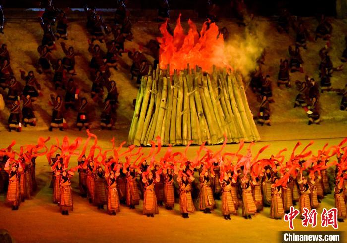3月17日，西藏拉薩，《文成公主》大型史詩(shī)劇演出現(xiàn)場(chǎng)?！±盍?攝