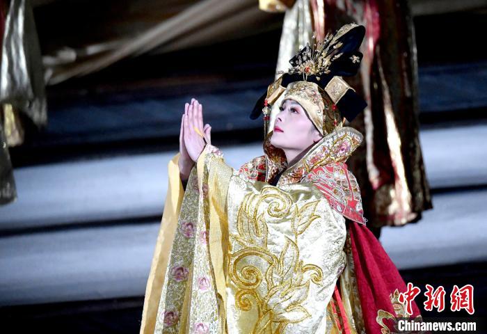 3月17日，西藏拉薩，《文成公主》大型史詩(shī)劇演出現(xiàn)場(chǎng)?！±盍?攝