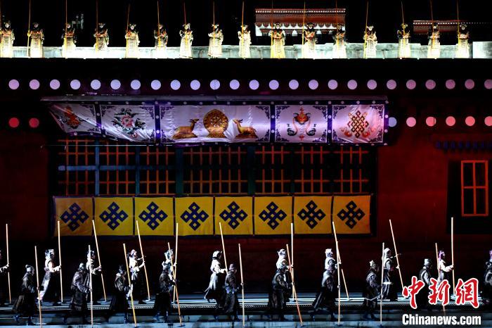3月17日，西藏拉薩，《文成公主》大型史詩(shī)劇演出現(xiàn)場(chǎng)?！±盍?攝