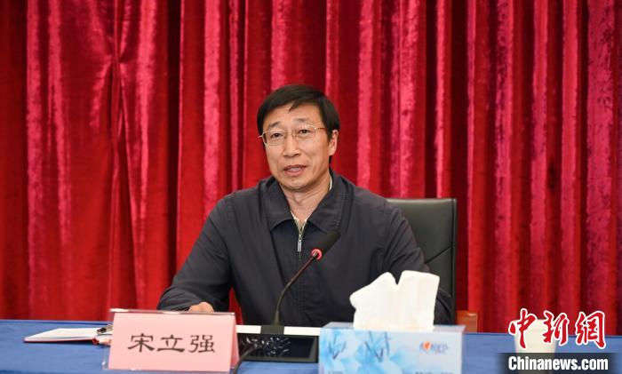 圖為西藏自治區(qū)黨委組織部副部長(zhǎng)、第十批援藏干部人才總領(lǐng)隊(duì)宋立強(qiáng)致辭。