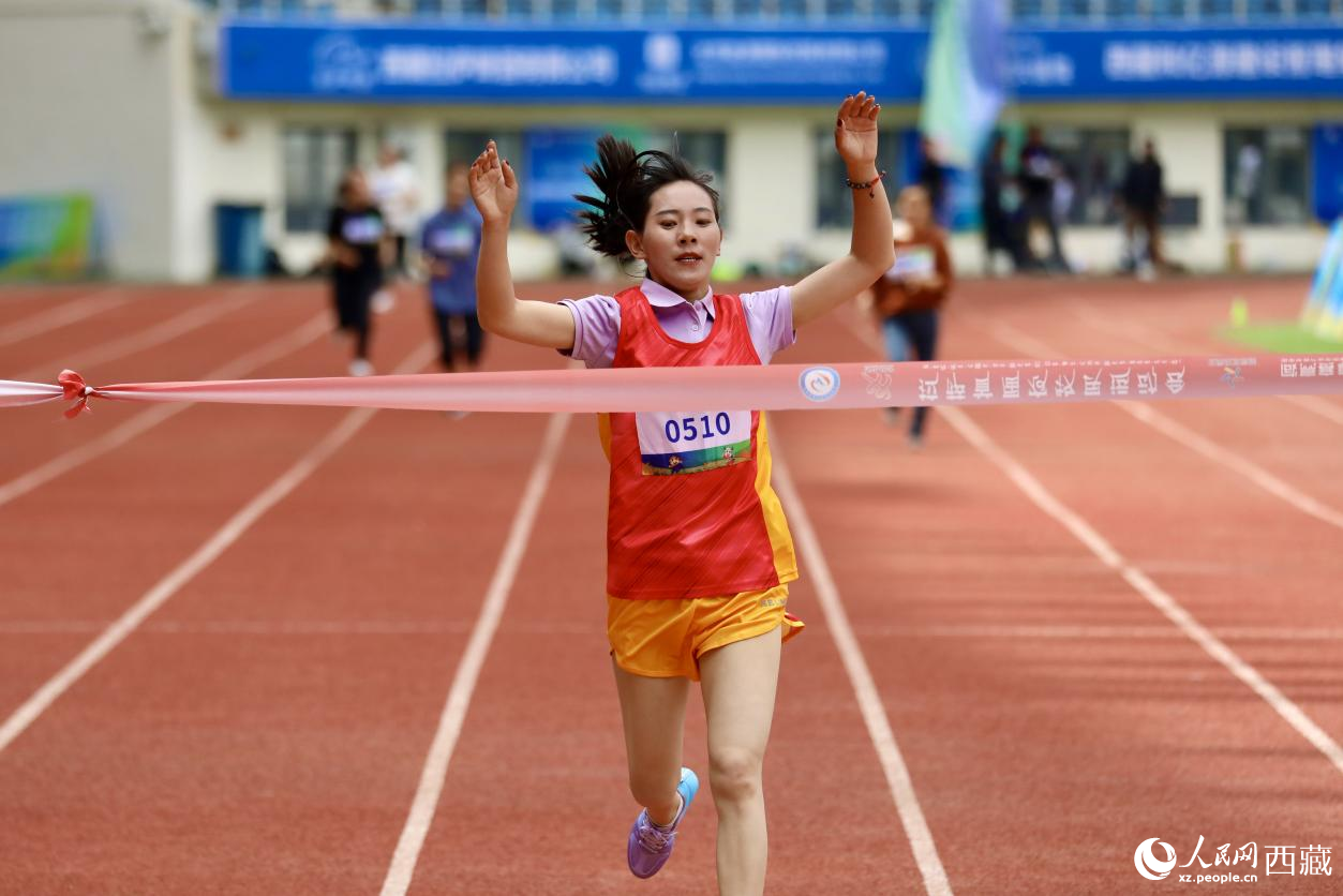 女子400米競速賽實況。