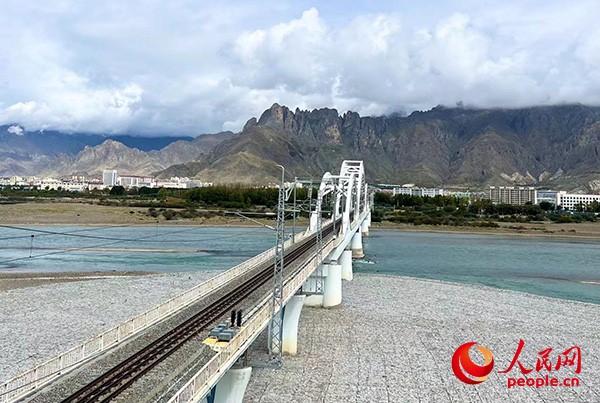 拉薩河特大橋。張敏穎 攝